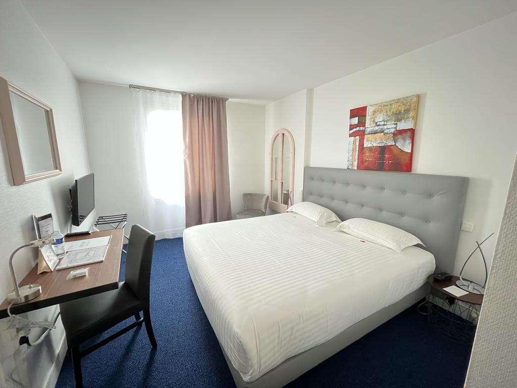Hotel Le Beffroi Dreux Rum bild