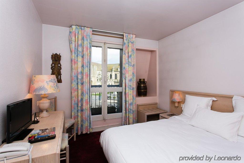 Hotel Le Beffroi Dreux Exteriör bild