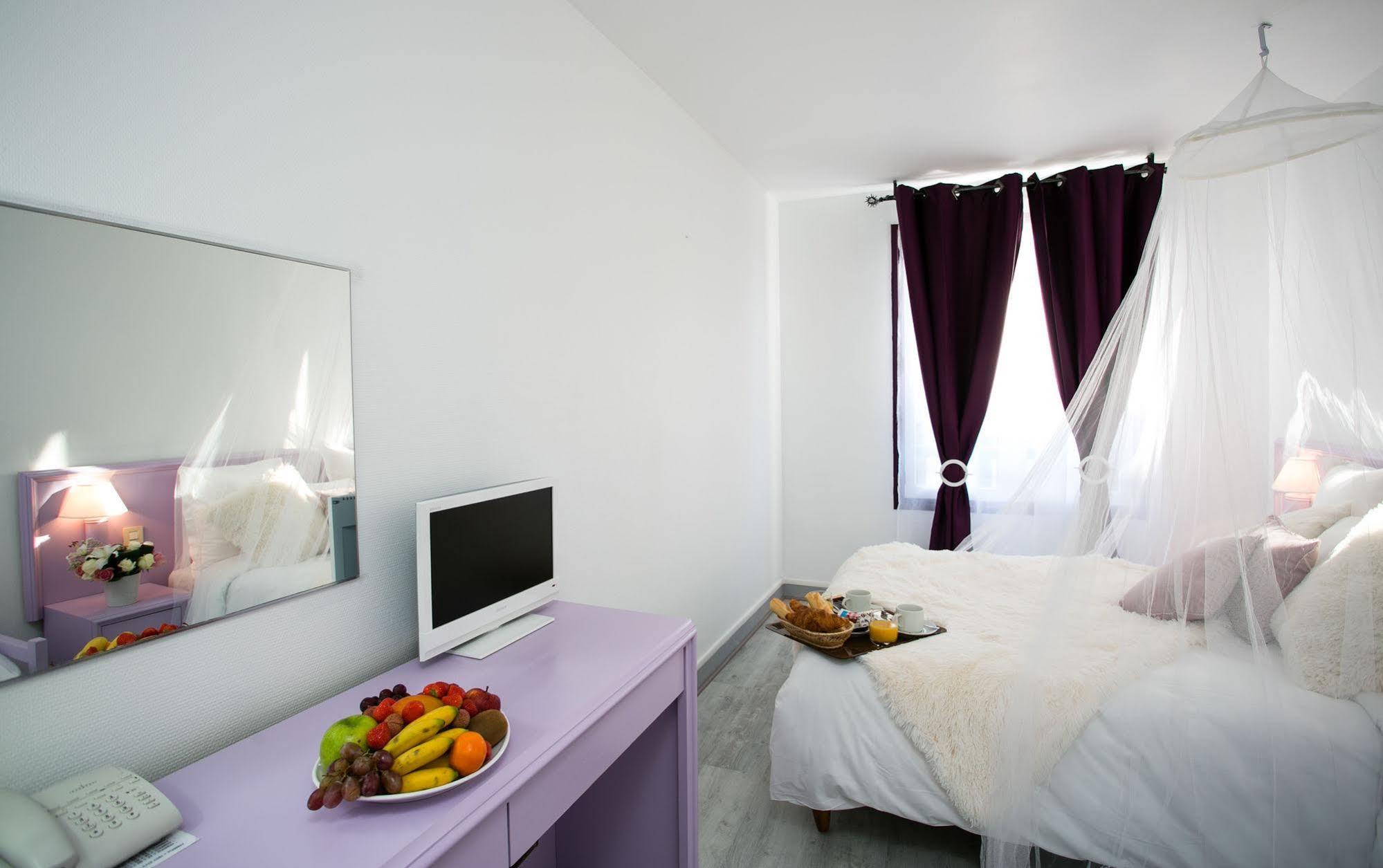 Hotel Le Beffroi Dreux Exteriör bild